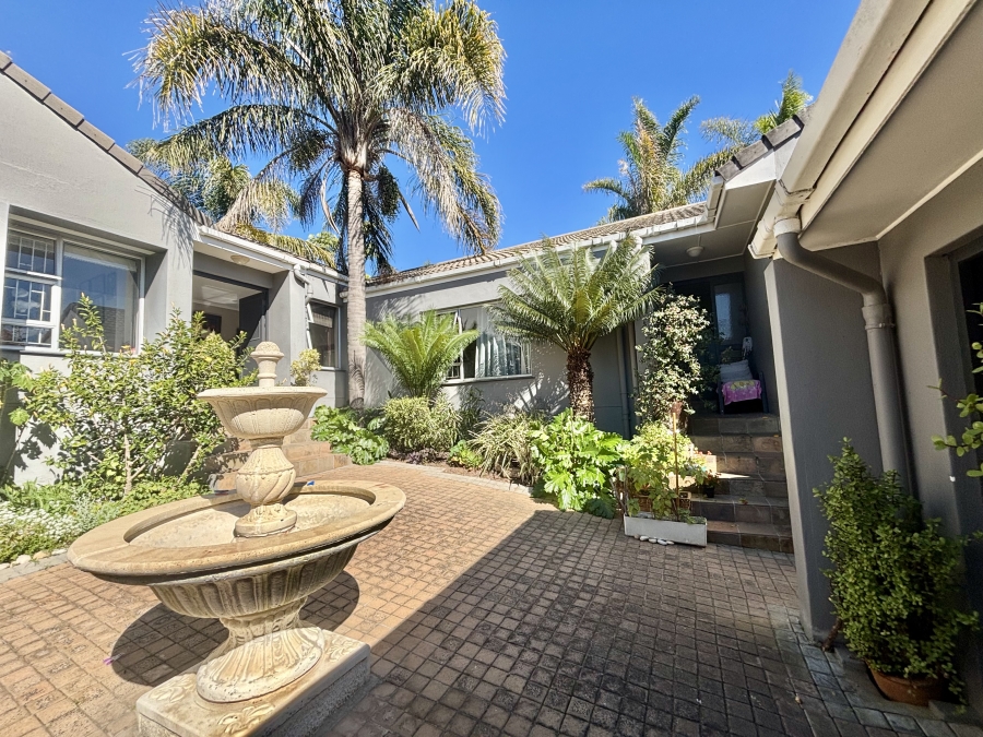 4 Bedroom Property for Sale in Vierlanden Western Cape